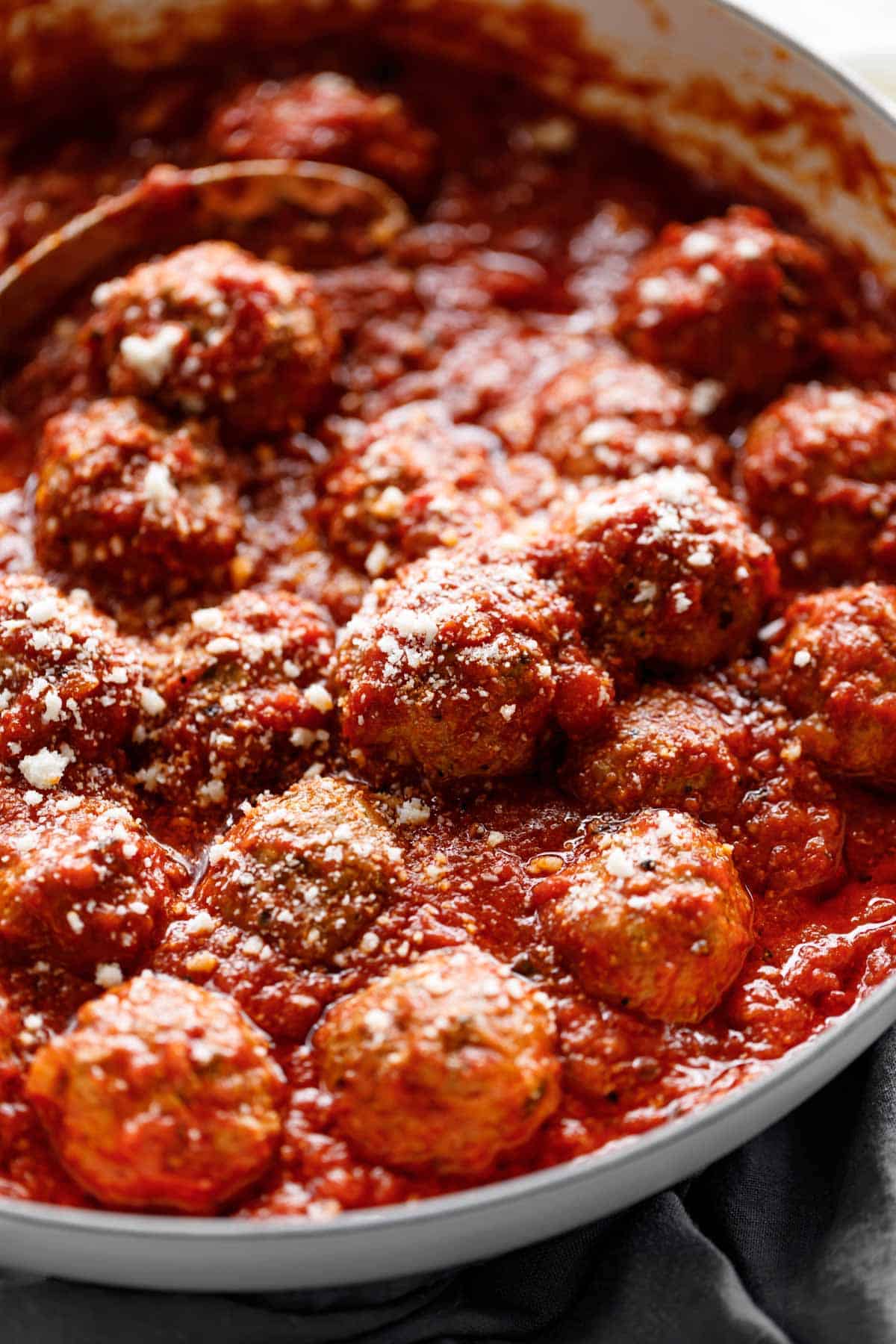 Easy Baked Meatballs in tomato marinara sauce | cafedelites.com