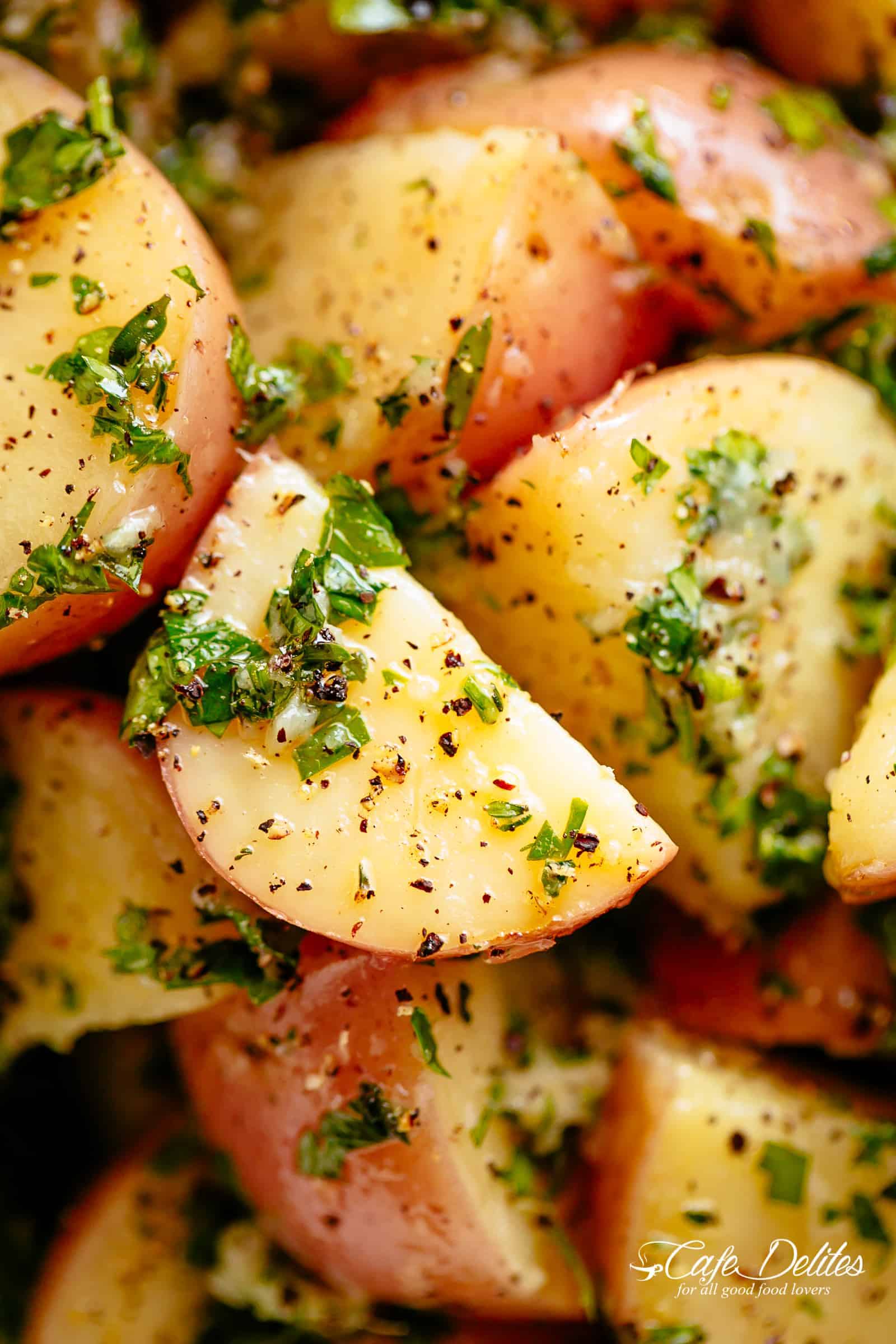 Herb Garlic Potato Salad with the most delicious herb dressing! | cafedelites.com